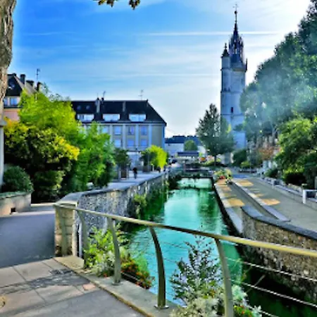 Au Coeur De Nonancourt, Jardin Prive